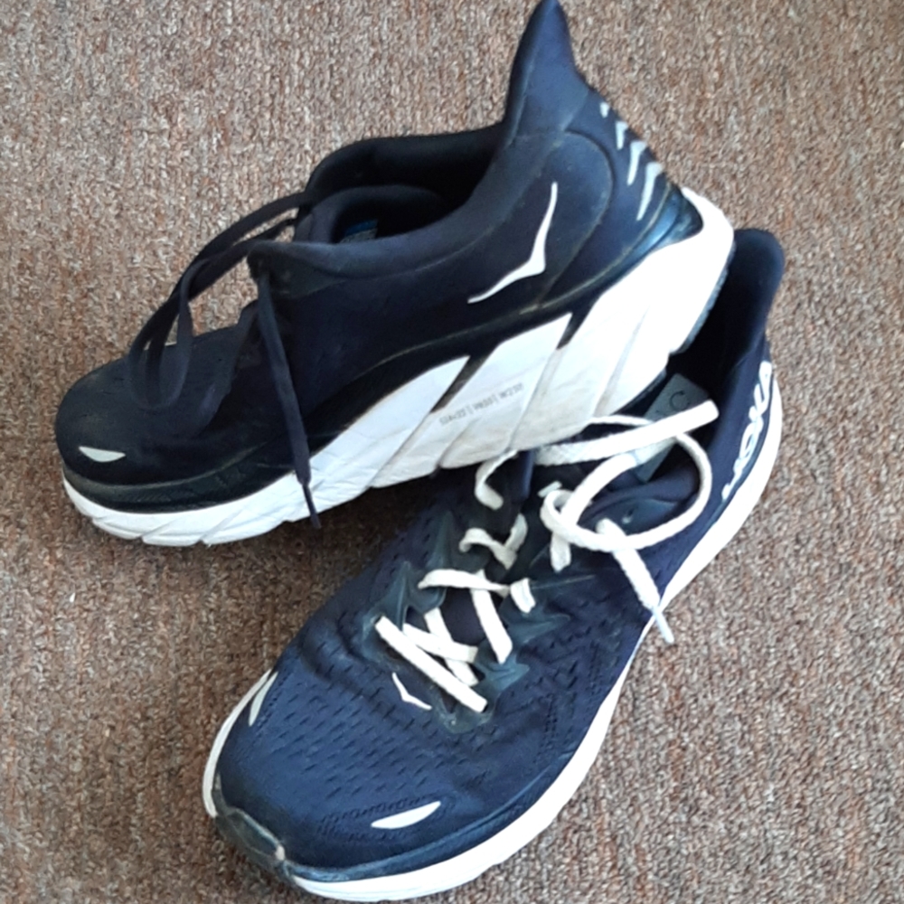 HOKA Clifton 8